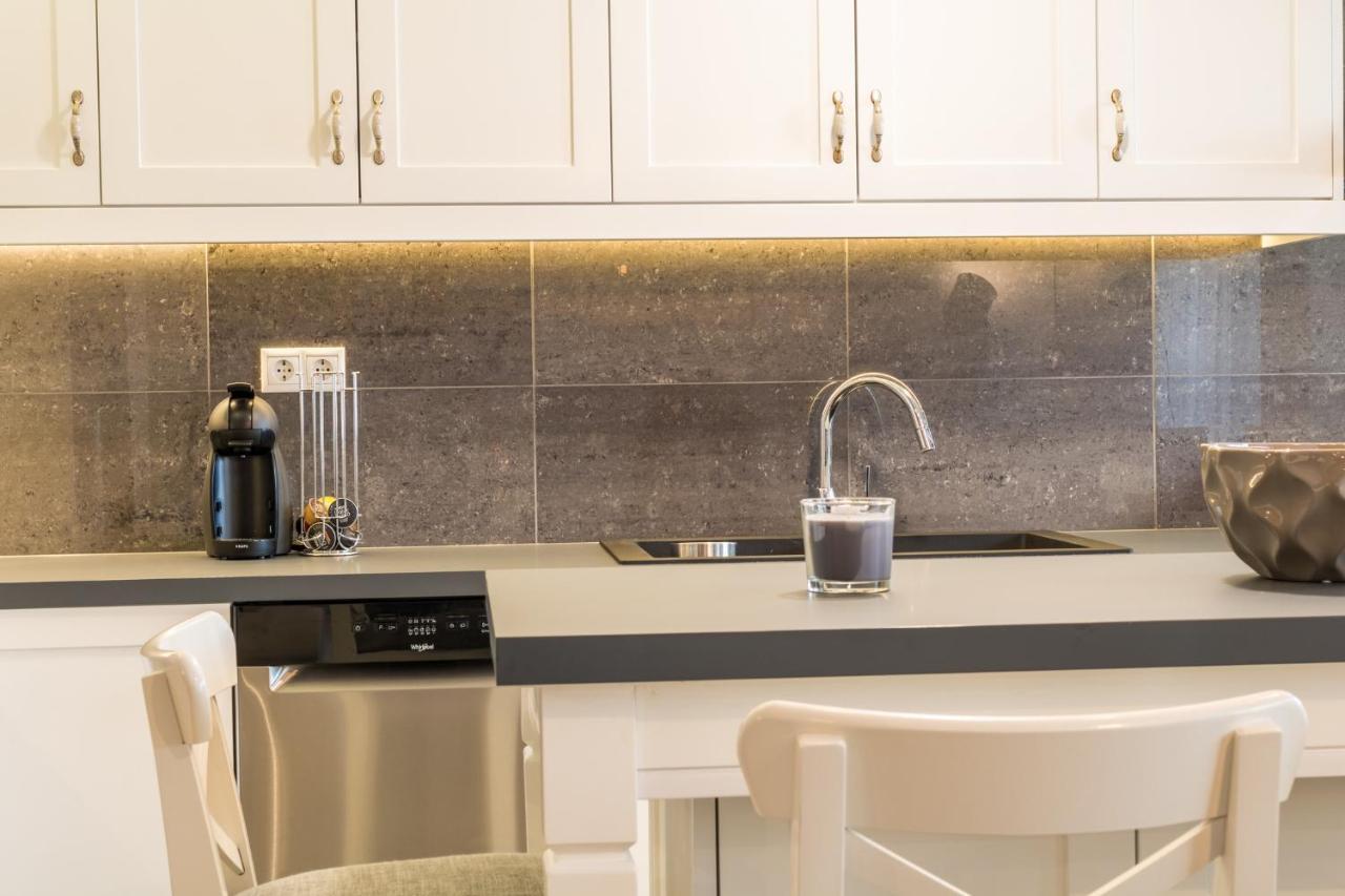 Comfortable And Spacious 2 Bdr Apt เอเธนส์ ภายนอก รูปภาพ